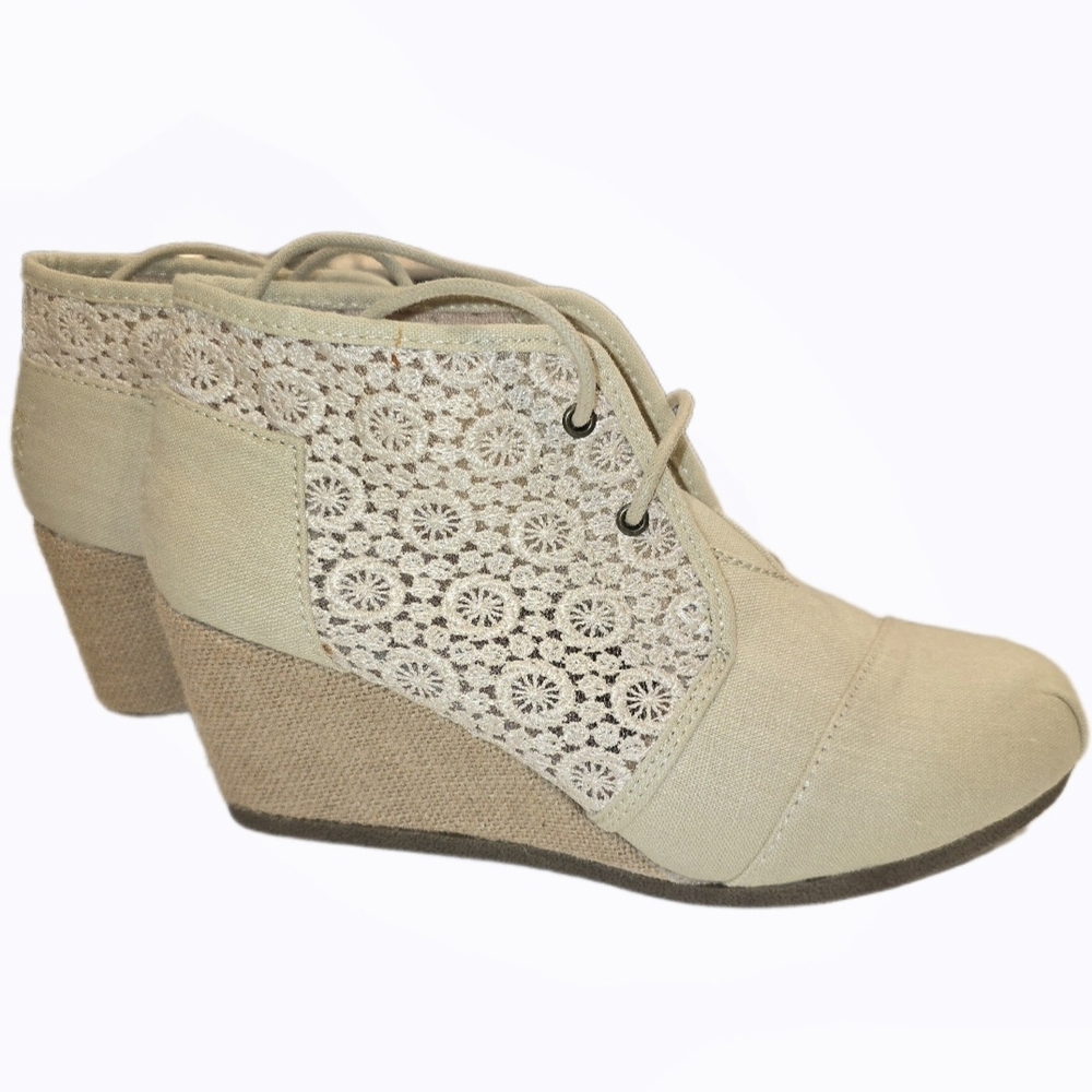 BOBS from Skechers Beige Lace Cream Wedges Sz 8.5 Cottagecore Old Money